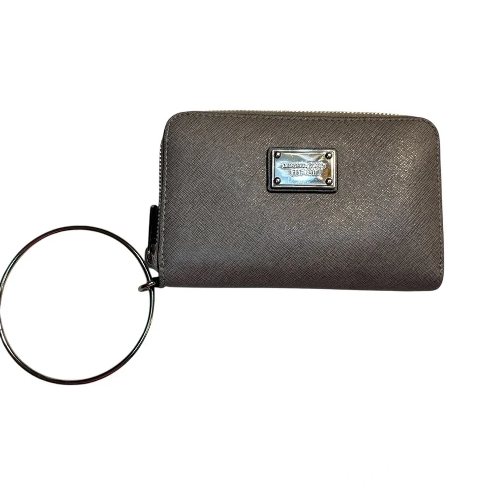 Michael Kors Wallet Pearl Gray Saffiano Leather Silver Hardware Wristlet Classic - Picture 2 of 14